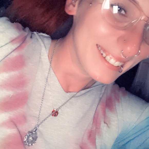 Meet your Posher, Kerstyn! โฃ - Picture 12 of 17